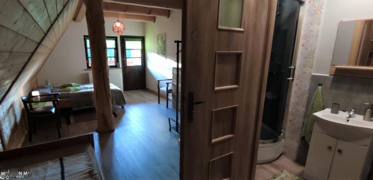 Hotel Chochlik à Ustrzyki Dolne Extérieur photo