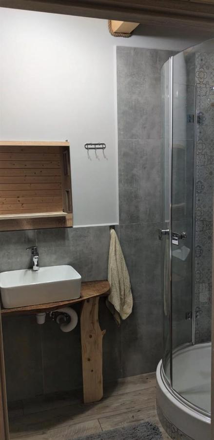 Hotel Chochlik à Ustrzyki Dolne Extérieur photo