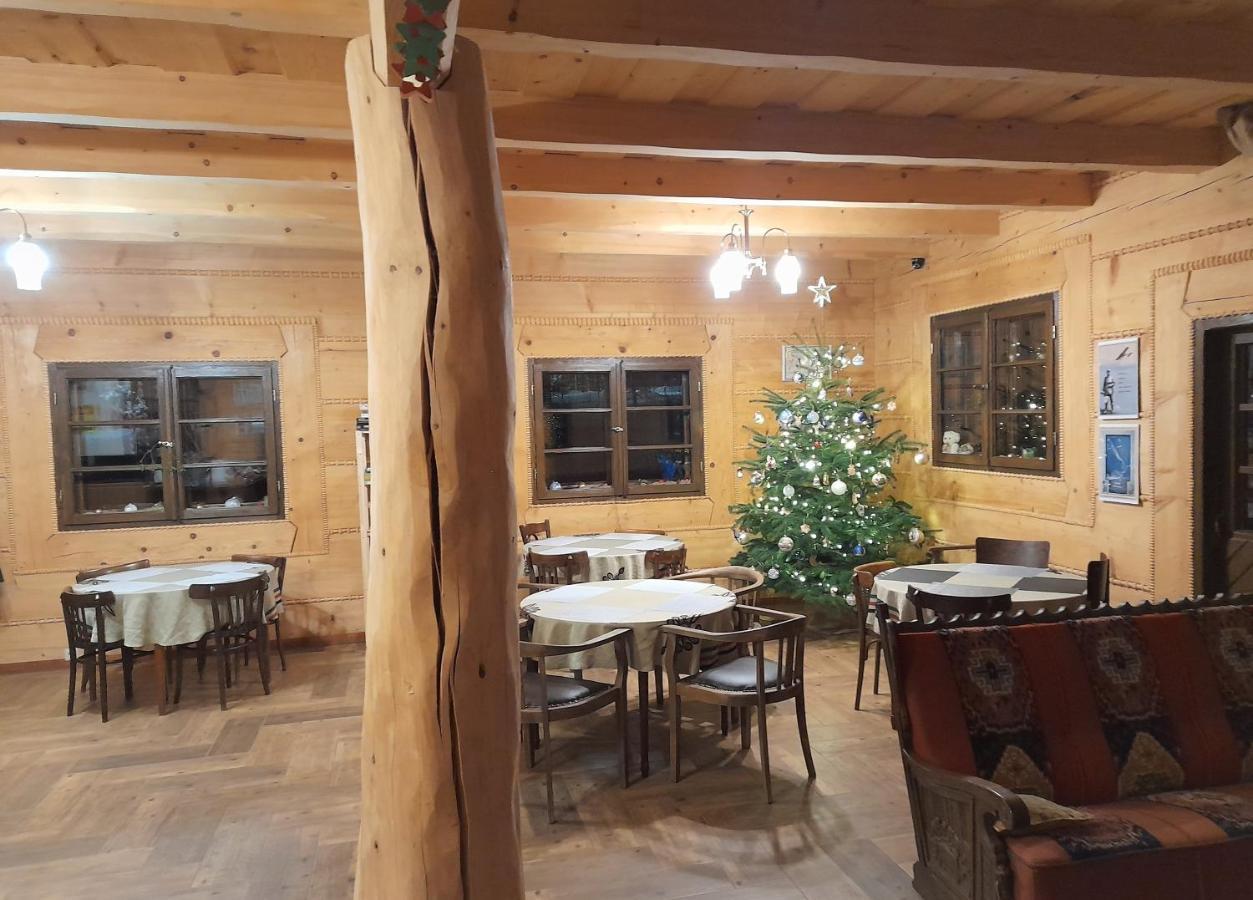 Hotel Chochlik à Ustrzyki Dolne Extérieur photo